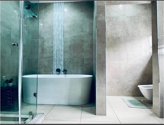 4 BEDROOM HOUSE FOR SALE IN GLEN EAGLE ESTATE
